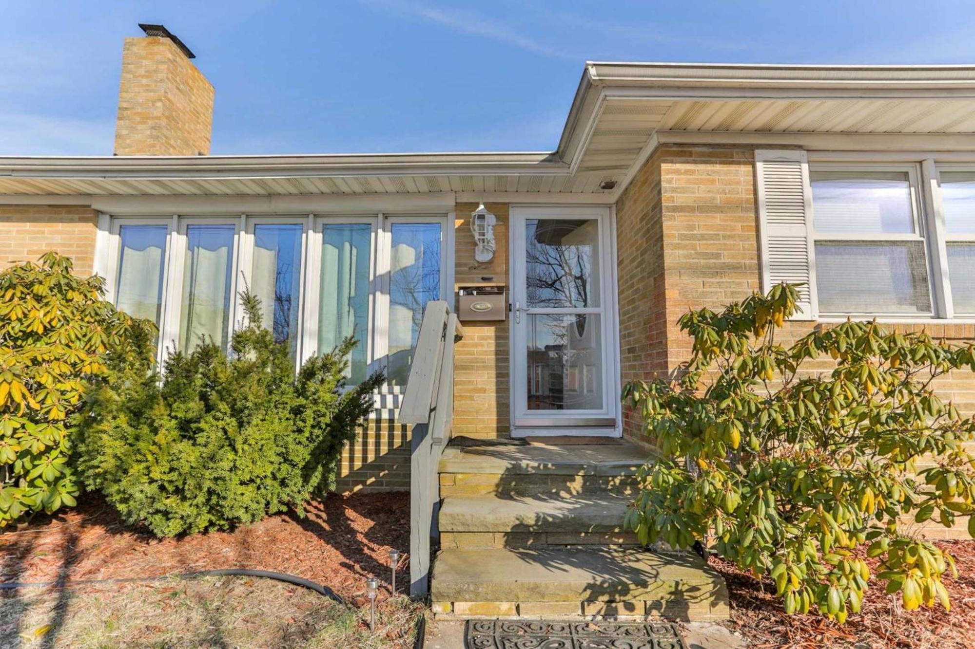 Spacious Waterfront Atlantic Living With Rec Holiday home