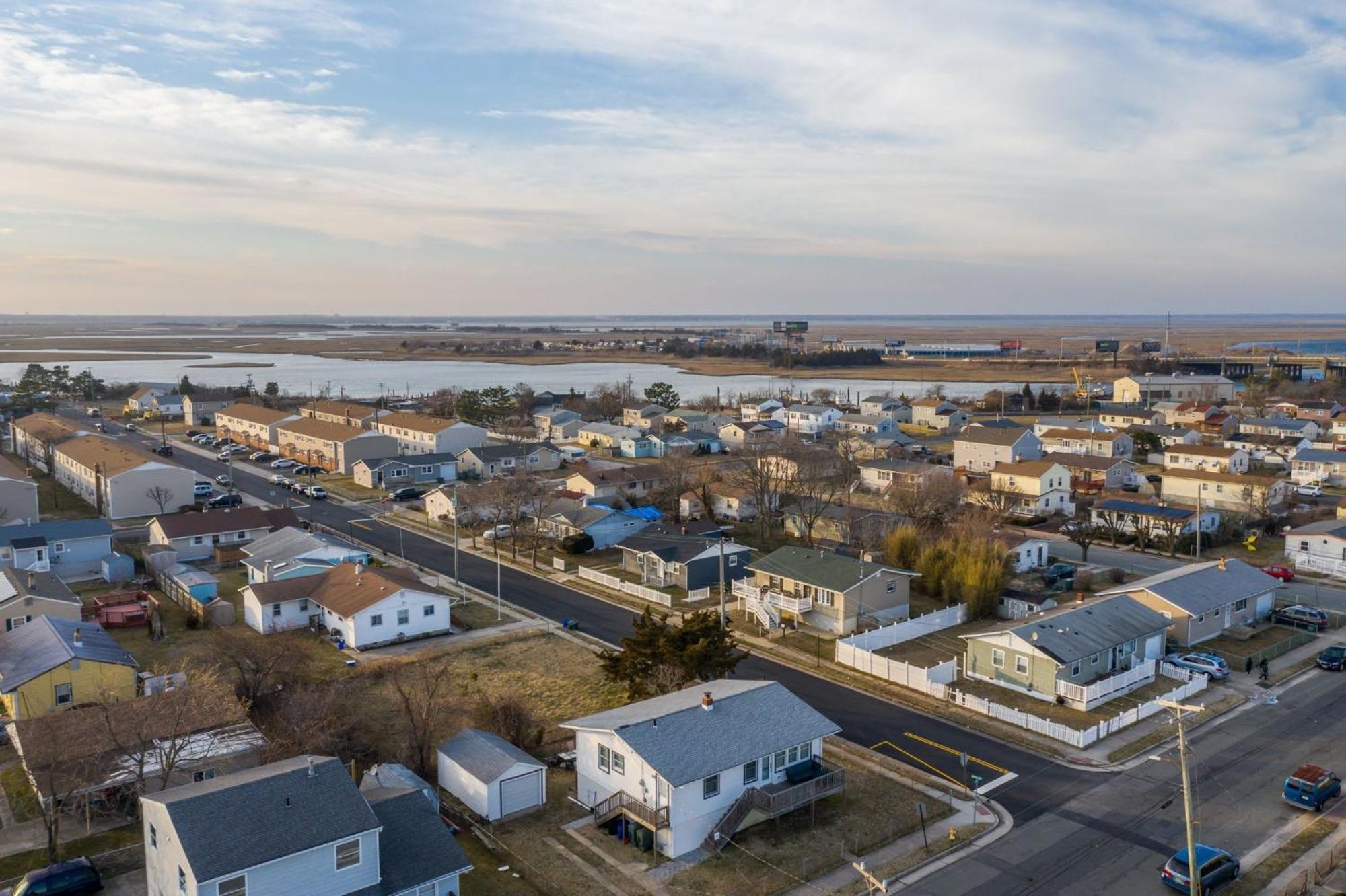 Spacious Waterfront Atlantic Living With Rec Holiday home Atlantic City