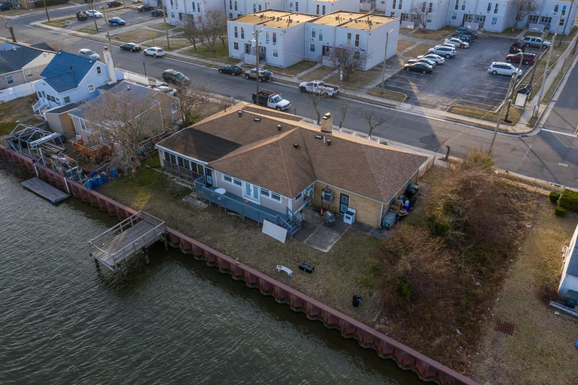 Spacious Waterfront Atlantic Living With Rec Atlantic City