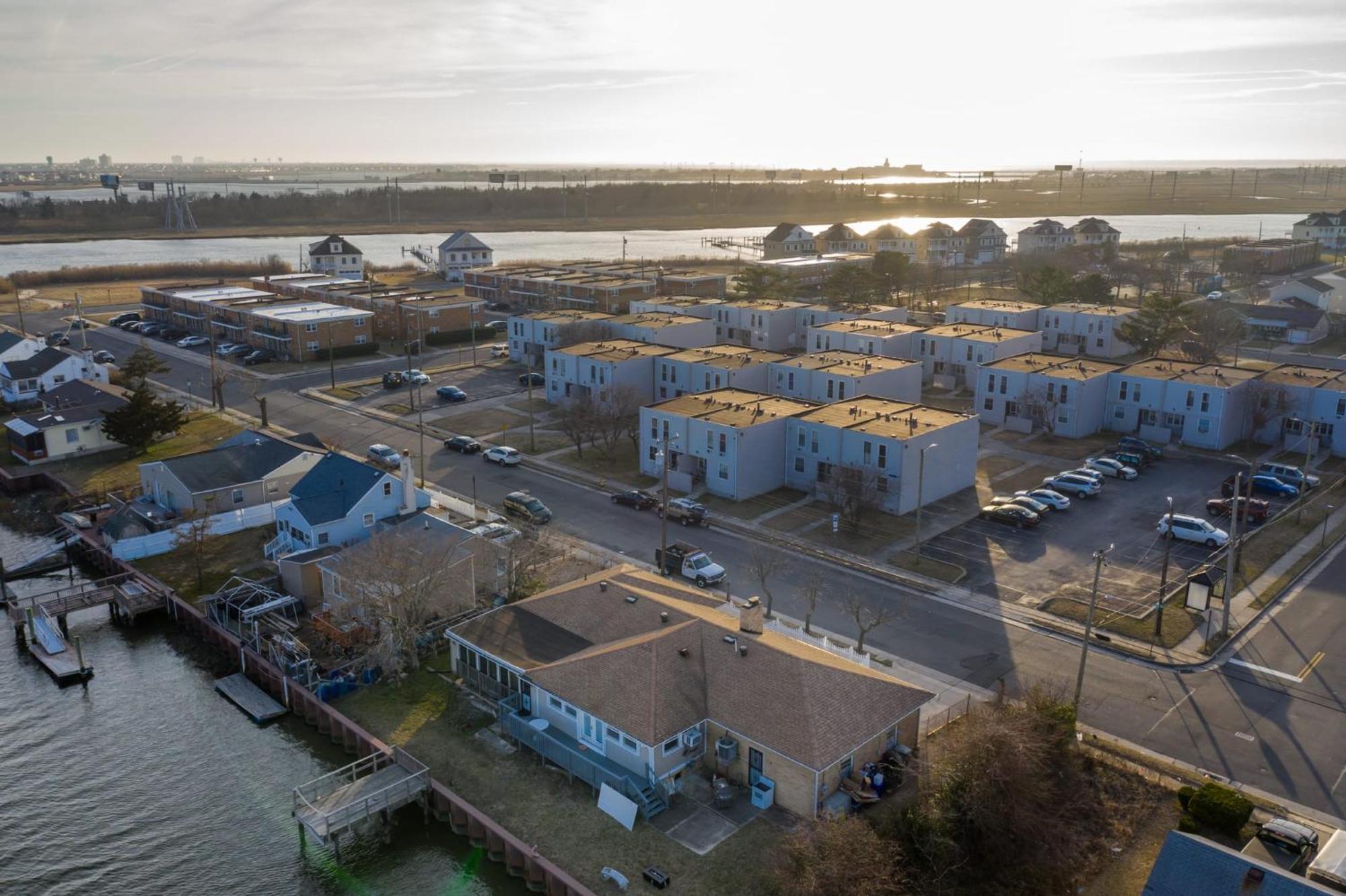 Spacious Waterfront Atlantic Living With Rec