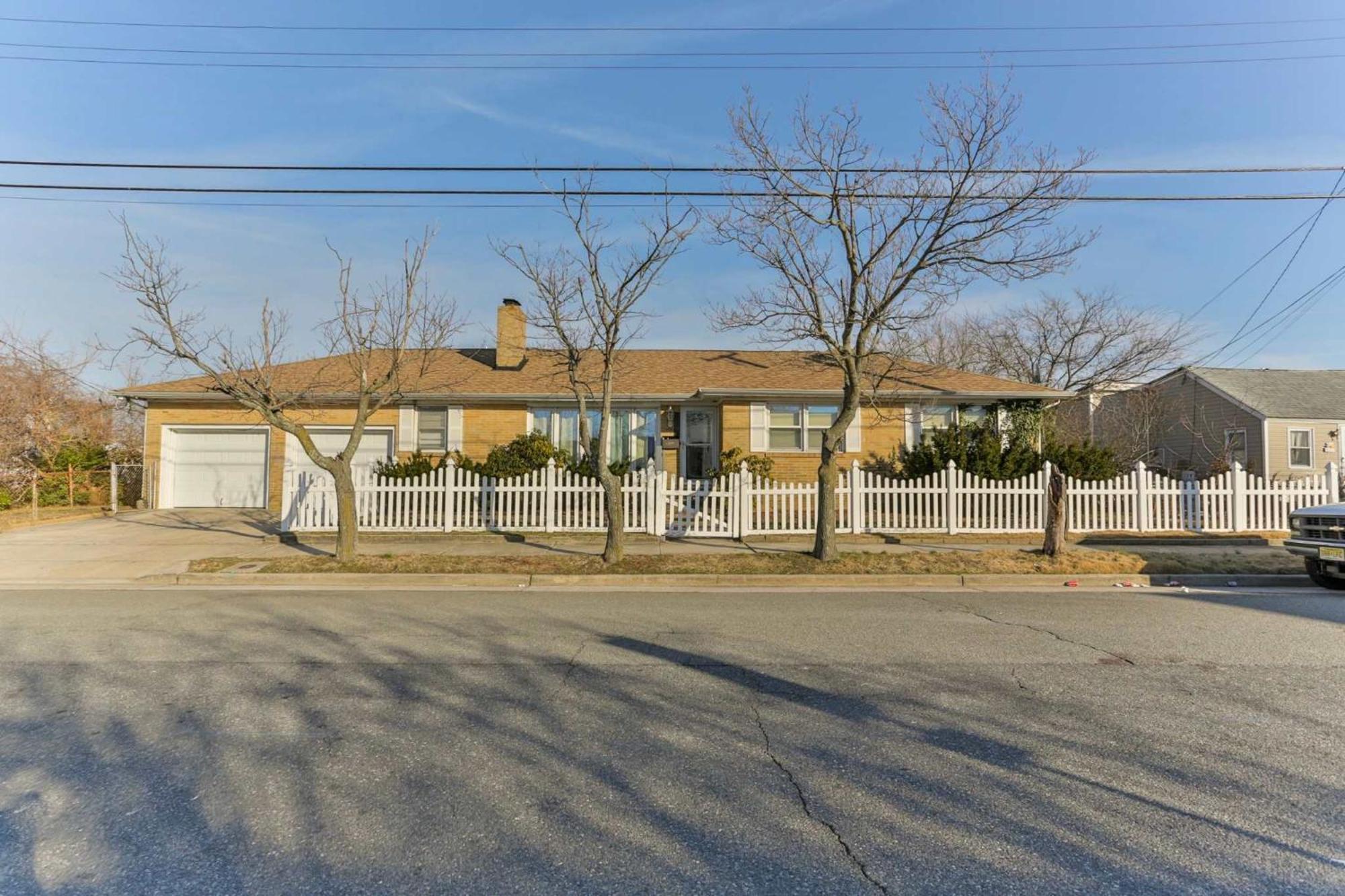 Spacious Waterfront Atlantic Living With Rec Atlantic City