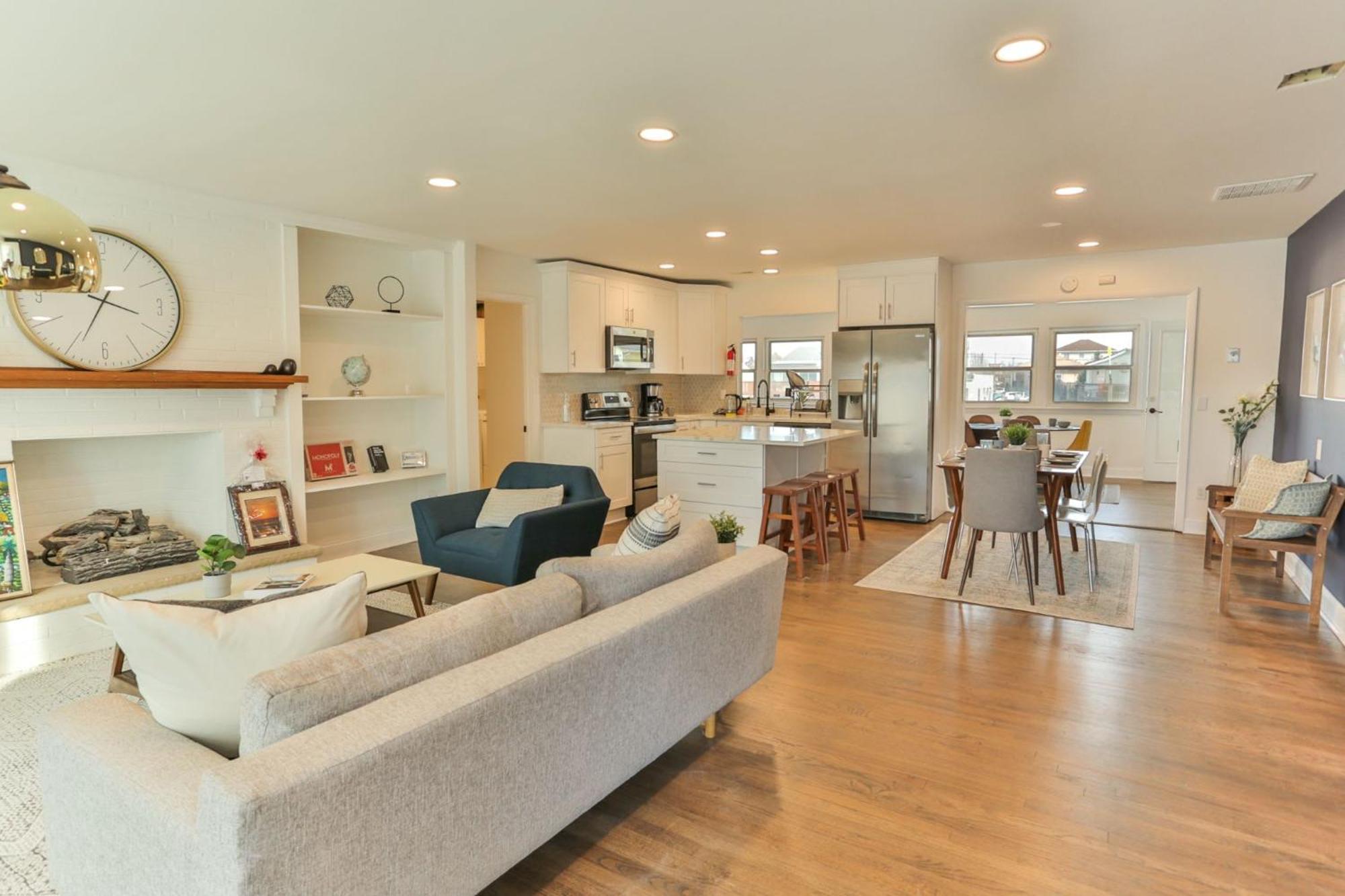 Spacious Waterfront Atlantic Living With Rec Holiday home